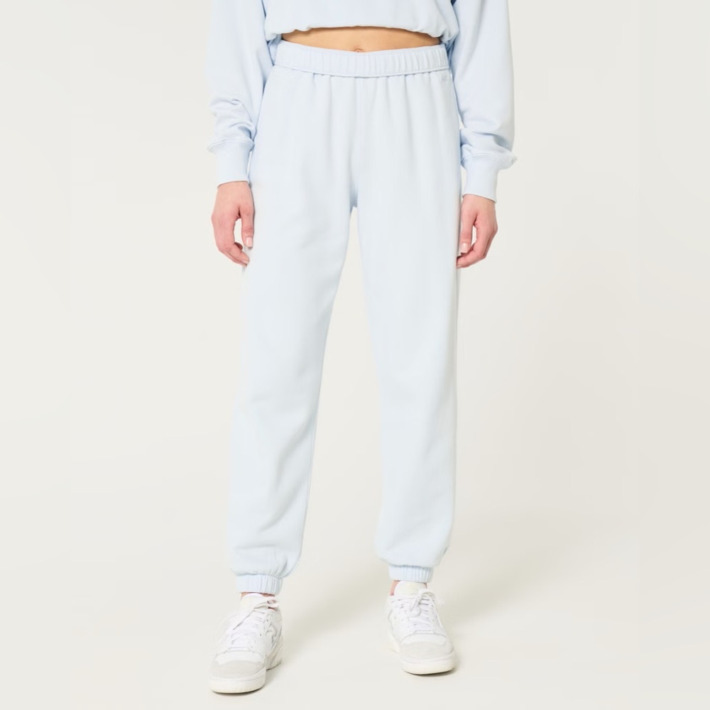 Hollister Feel Good Fleece Dad Joggers Light Blue Small - Short